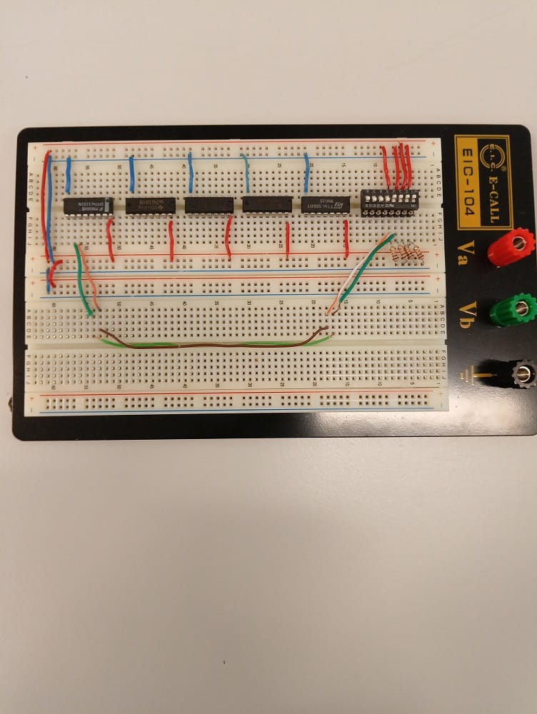 Circuito su breadboard